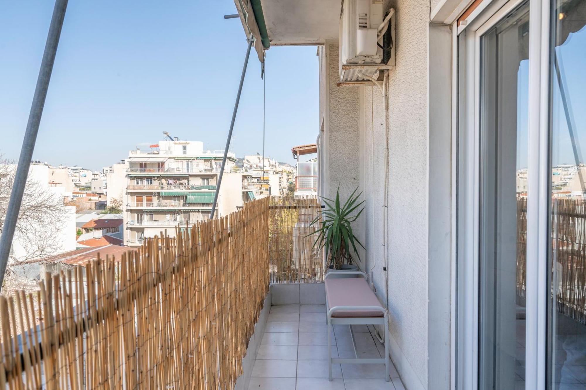 City Oasis: Newly Renovated 2Br Apt In City Center Афіни Екстер'єр фото