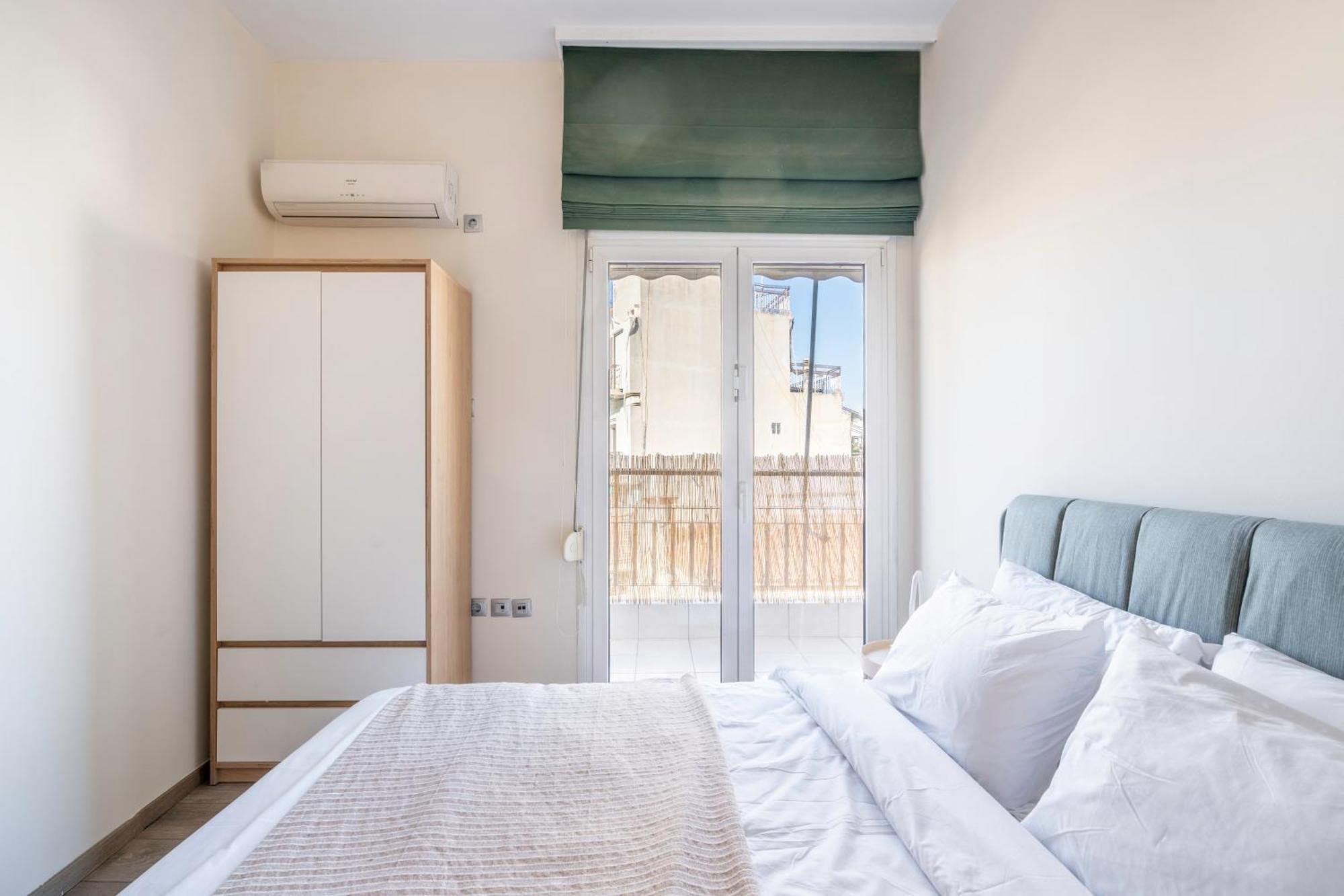 City Oasis: Newly Renovated 2Br Apt In City Center Афіни Екстер'єр фото