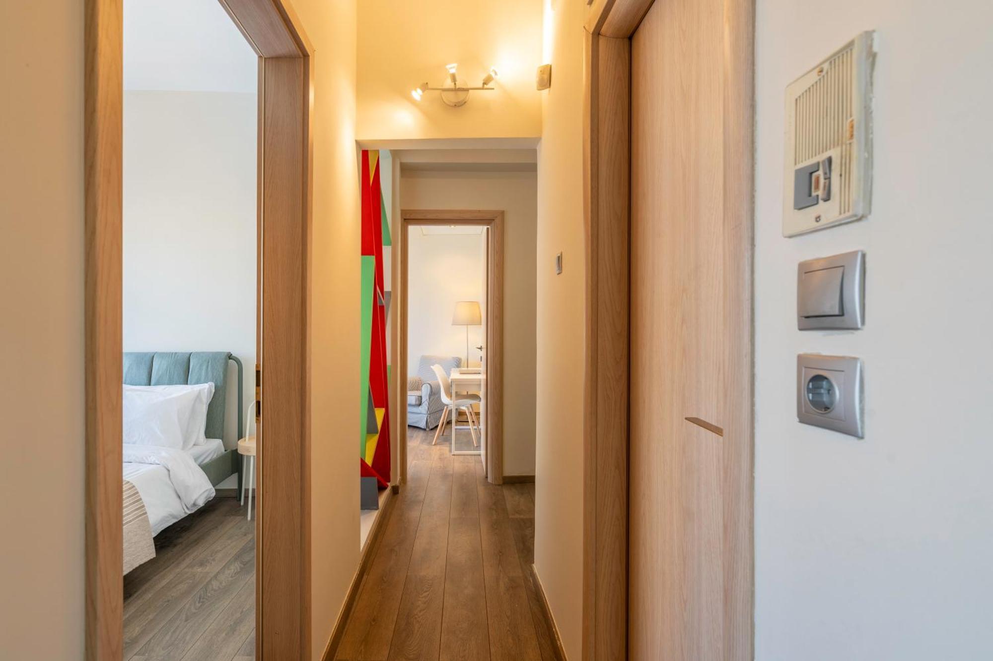 City Oasis: Newly Renovated 2Br Apt In City Center Афіни Екстер'єр фото