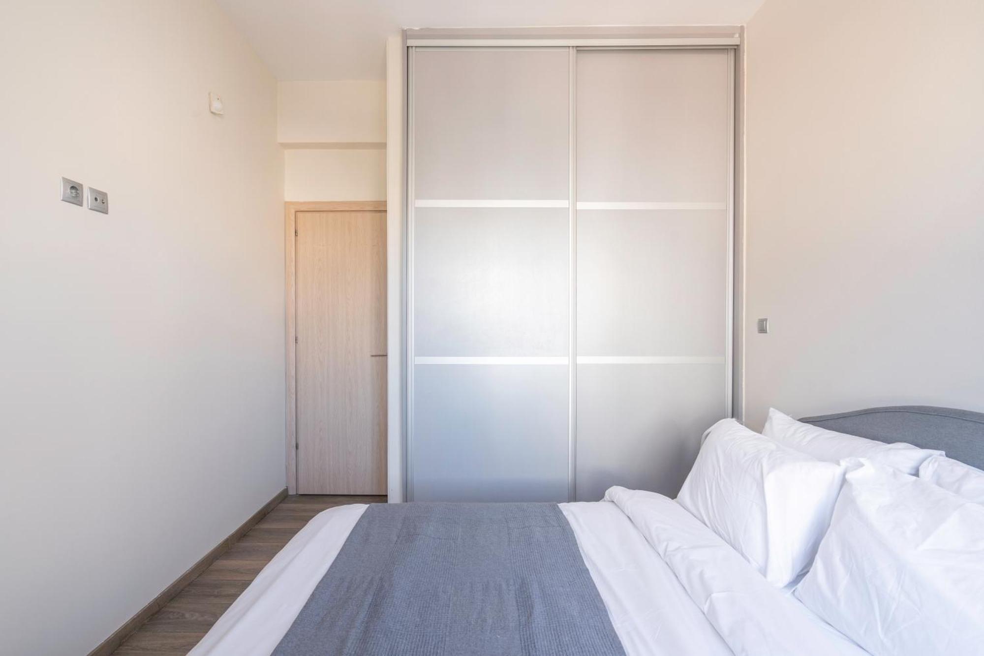City Oasis: Newly Renovated 2Br Apt In City Center Афіни Екстер'єр фото