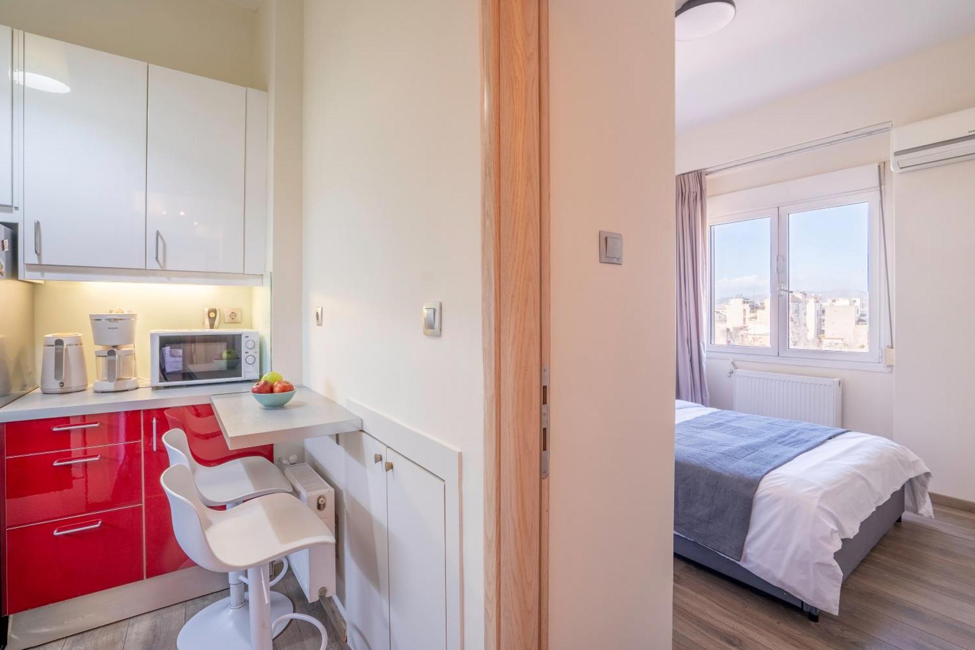 City Oasis: Newly Renovated 2Br Apt In City Center Афіни Екстер'єр фото