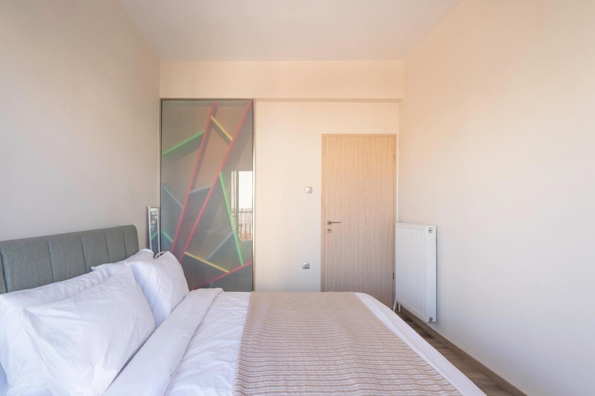 City Oasis: Newly Renovated 2Br Apt In City Center Афіни Екстер'єр фото