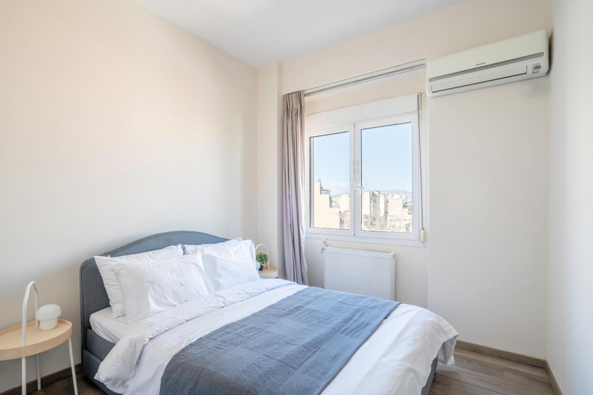 City Oasis: Newly Renovated 2Br Apt In City Center Афіни Екстер'єр фото